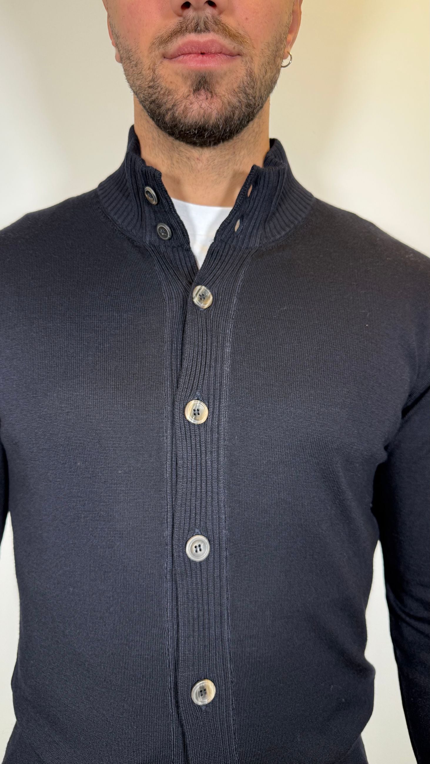 CARDIGAN CON BOTTONI IN PURA LANA - BLU